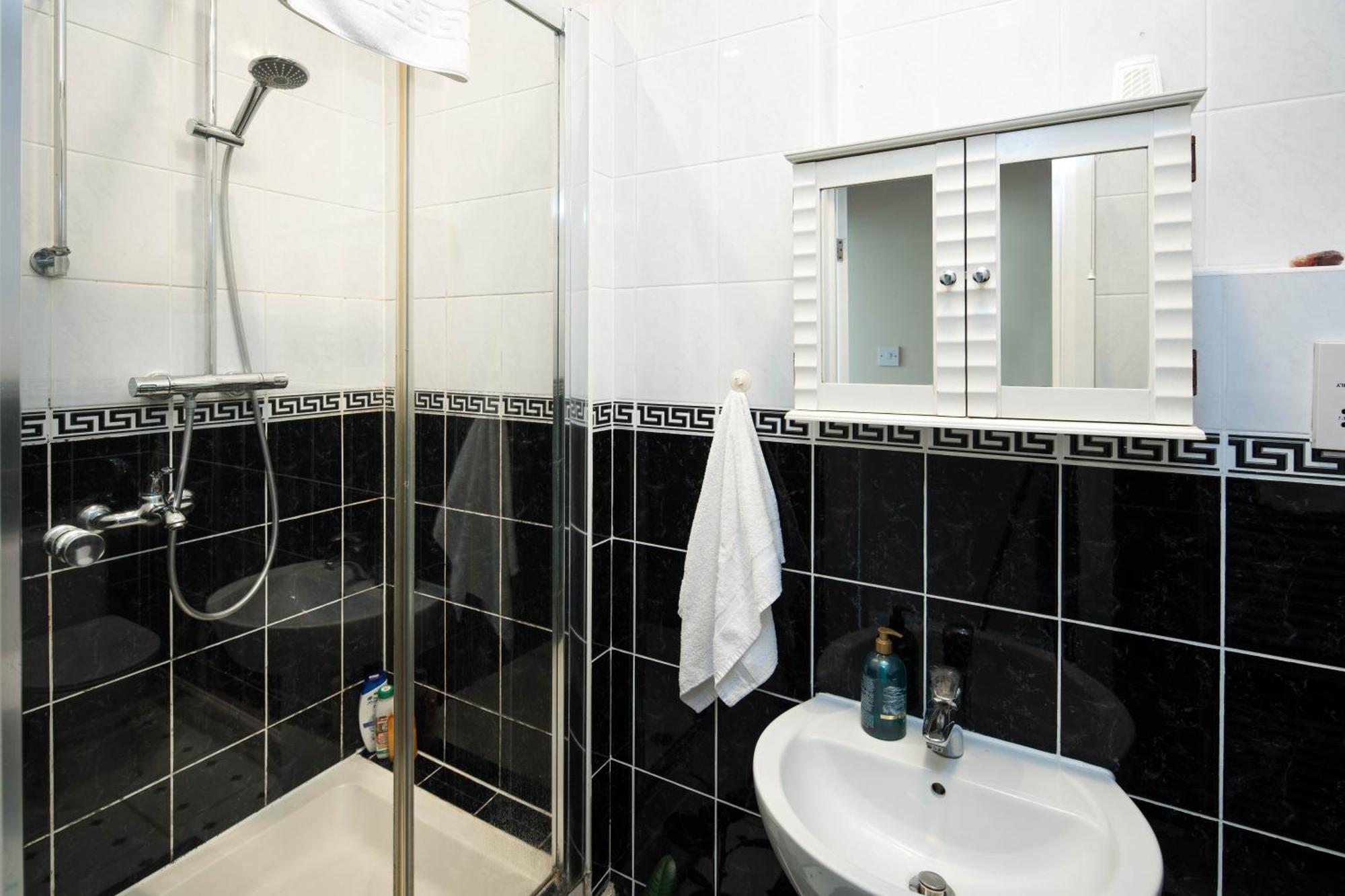 Stylish On The Kings Road Apartment London
