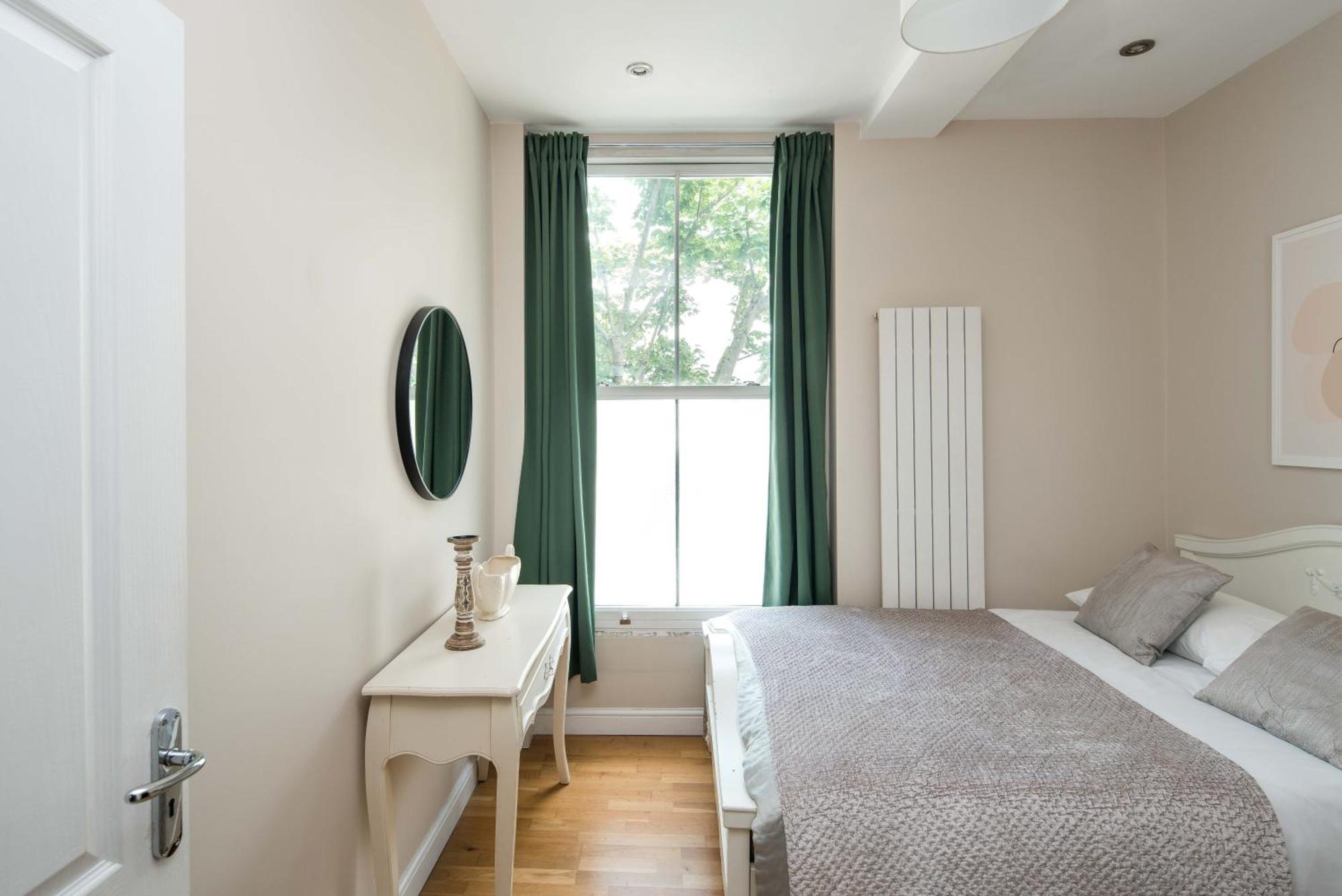 Chic 2-bedroom On The Kings Road, Chelsea London