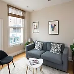 Stylish Apartment On The Kings Road